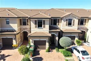 11032 W 33rd Way, Hialeah 11032 W 33rd Way, Hialeah