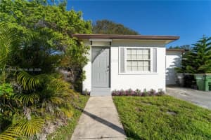 1215 Ne 127th St 1215, North Miami 1215 Ne 127th St 1215, North Miami