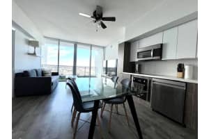 92 Sw 3rd St 3108, Miami