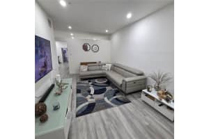 6940 Nw 179th St 203-7, Hialeah