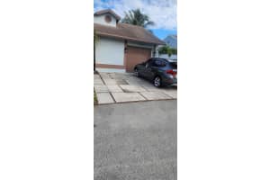 11021 Sw 13th St, Pembroke Pines