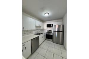 6130 W 19th Ave 305, Hialeah