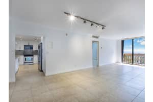 90 Edgewater Dr 1206, Coral Gables