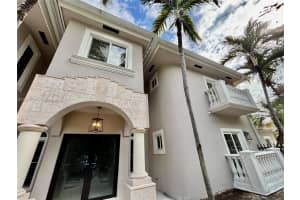 3185 Washington St, Miami