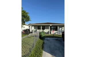 208 Nw 7th St 1-2, Hallandale Beach