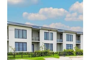 492 Nw 40th Ct 492, Oakland Park