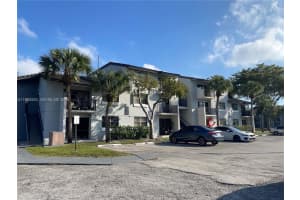 7175 Nw 179th St 302, Hialeah