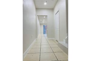 7250 Nw 177th St 208, Hialeah