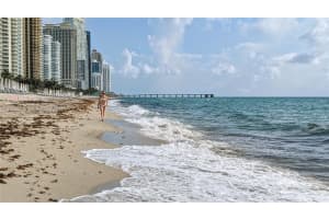 300 Bayview Dr 206, Sunny Isles Beach 300 Bayview Dr 206, Sunny Isles Beach