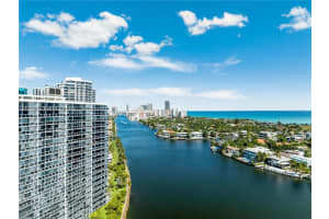 20281 E Country Club Dr M6, Aventura