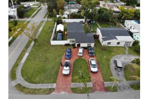 1701 Ne 180th St, North Miami Beach