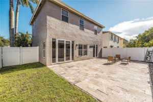 20709 Nw 1st St, Pembroke Pines