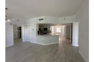 3245 Ne 184 St 13304, Aventura
