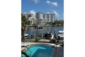 2420 Diana Dr 204, Hallandale Beach
