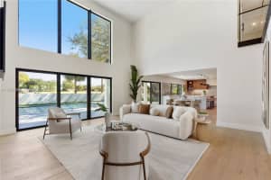 868 Country Club Dr, North Palm Beach