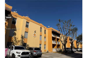 575 W 69th St 205, Hialeah