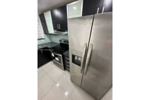 3527 Ne 168th St 202, North Miami Beach