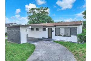 3810 Nw 6th St, Lauderhill
