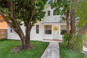 2508 Sw 10th St 2508, Miami