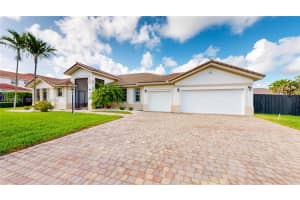 12922 Sw 221st St, Miami