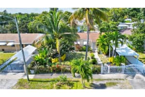 15700 Ne 15th Pl, North Miami Beach