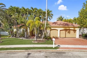 15989 Sw 14th St, Pembroke Pines
