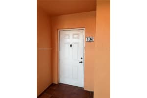 4677 Nw 9th St 106, Miami