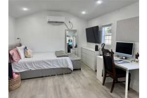 10800 Nw 22nd Ct, Miami