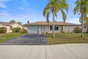 9607 Nw 81st St, Tamarac