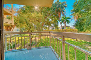 8290 Lake Dr 236, Doral 8290 Lake Dr 236, Doral