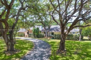 6255 Sw 99th Ter, Pinecrest