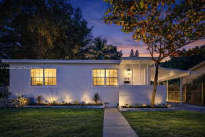 870 Ne 144th St, North Miami