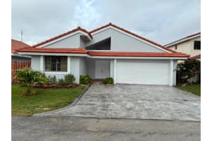 8273 Nw 188th Ter, Hialeah