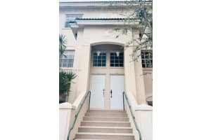 5610 Nw 114th Pl 205, Doral