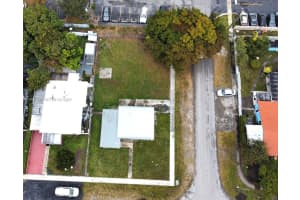 691 E 48th St, Hialeah