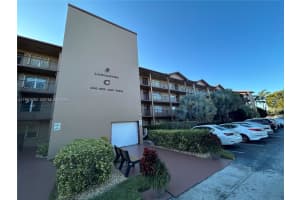 100 Sw 130th Ter 109c, Pembroke Pines