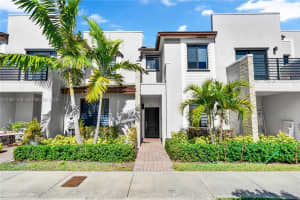 859 Ne 211th St, Miami