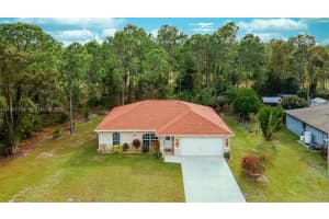 436 Broadmoor St, Lehigh Acres