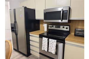 2500 Parkview Dr 1610, Hallandale Beach