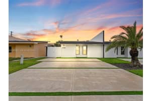 2406 Sw 54th St, Dania Beach