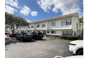 2566 Coral Springs Dr, Coral Springs