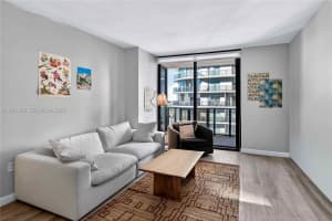 45 Sw 9th St 3807, Miami