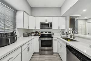 380 Nw 20th St 8, Miami