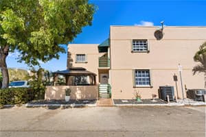 11860 Sw 18th Ter 103, Miami