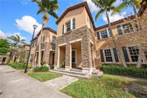 16958 Sw 92nd St 16958, Miami