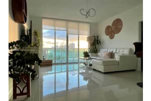 7910 Harbor Island Dr 608, North Bay Village