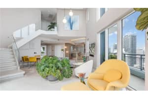 60 Sw 13th St 4200, Miami