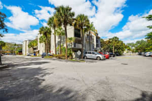 6886 N Kendall Dr D102, Pinecrest