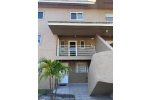 2758 W 60th St 55, Hialeah