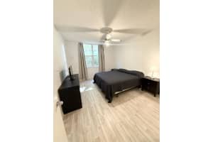 19501 E Country Club Dr 9104, Aventura